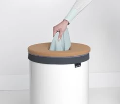 Brabantia Wasmand Met Deksel - 60 L - White / Kurken Deksel 23 Brabantia Wasmand Met Deksel - 60 L - White / Kurken Deksel -Schoonmaakartikelen Winkel 1200x1033 1