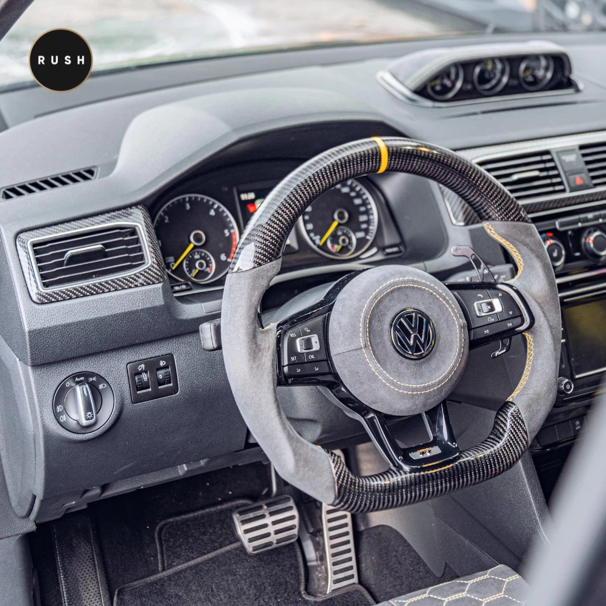 RUSH Interieur Reiniger - Bekleding Reiniger - Auto Wassen - Schoonmaken - Auto Accessories - Interior Care 300ml 9 RUSH Interieur Reiniger - Bekleding Reiniger - Auto Wassen - Schoonmaken - Auto Accessories - Interior Care 300ml - Afbeelding 7