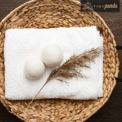Merkloos Droger Ballen XL 6 Stuks Inclusief Lavendelolie – Zero Waste Dryer Balls - Duurzaam – Wasverzachter – Herbruikbare Drogerballen – Droogt De Was Sneller – Tiny Panda 17 Merkloos Droger Ballen XL 6 Stuks Inclusief Lavendelolie – Zero Waste Dryer Balls - Duurzaam – Wasverzachter – Herbruikbare Drogerballen – Droogt De Was Sneller – Tiny Panda -Schoonmaakartikelen Winkel 1200x1200 526