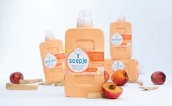 Seepje Wasverzachter - Sandelhout En Perzik – Natuurlijke Ingredienten - 4 X 30 Wasbeurten - 4 X 750ML -Schoonmaakartikelen Winkel 1200x737