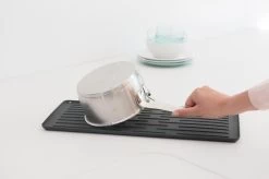 Brabantia SinkSide Afdruiprek Compact - Dark Grey -Schoonmaakartikelen Winkel 1200x799 17