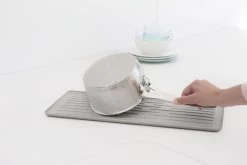 Brabantia SinkSide Afdruiprek Compact - Mid Grey -Schoonmaakartikelen Winkel 1200x801 2