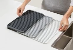 Joseph Joseph - Tier - Afdruipmat - Uitschuifbaar - Grijs -Schoonmaakartikelen Winkel 1200x836 3