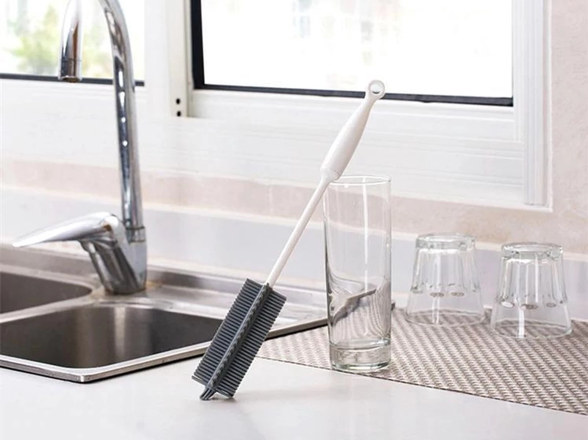 Merkloos Flessenborstel - Siliconen - Schoonmaak - Baby - Bidon - Dopper - Flessen - Reiniger - Wit - Grijs - Glazen - Borstel 3 Merkloos Flessenborstel - Siliconen - Schoonmaak - Baby - Bidon - Dopper - Flessen - Reiniger - Wit - Grijs - Glazen - Borstel