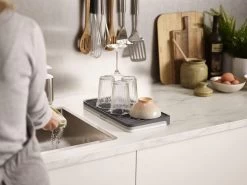 Joseph Joseph - Tier - Afdruipmat - Uitschuifbaar - Grijs -Schoonmaakartikelen Winkel 1200x900 16