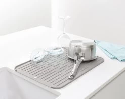 Brabantia SinkSide Afdruipmat - Siliconen - Mid Grey -Schoonmaakartikelen Winkel 1200x956 2