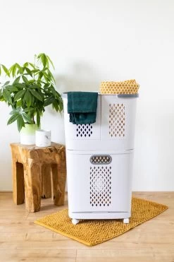 Sens Design Wasmanden Met Deksel - Wassorteerder 3 Vakken Op Wieltjes -Schoonmaakartikelen Winkel 800x1200 24