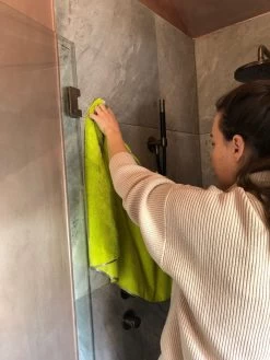 Microvezelstore.nl - Droogdoek Badkamer - Quick Dry / Fastdry Droogdoek - Groot 60x90cm - Grijs 10 Microvezelstore.nl - Droogdoek Badkamer - Quick Dry / Fastdry Droogdoek - Groot 60x90cm - Grijs -Schoonmaakartikelen Winkel 900x1200 33