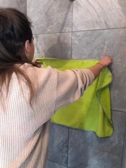 Microvezelstore.nl - Droogdoek Badkamer - Quick Dry / Fastdry Droogdoek - Groot 60x90cm - Grijs 12 Microvezelstore.nl - Droogdoek Badkamer - Quick Dry / Fastdry Droogdoek - Groot 60x90cm - Grijs -Schoonmaakartikelen Winkel 900x1200 34